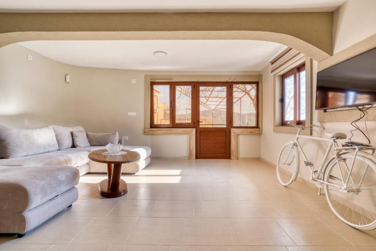 Savovic_Lux Apartment Petrovac Ngoại thất bức ảnh