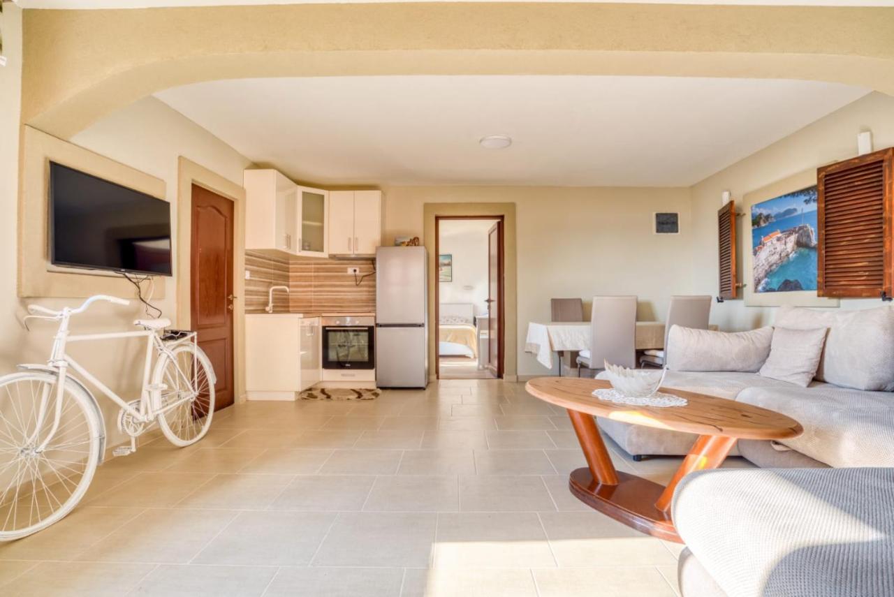 Savovic_Lux Apartment Petrovac Ngoại thất bức ảnh
